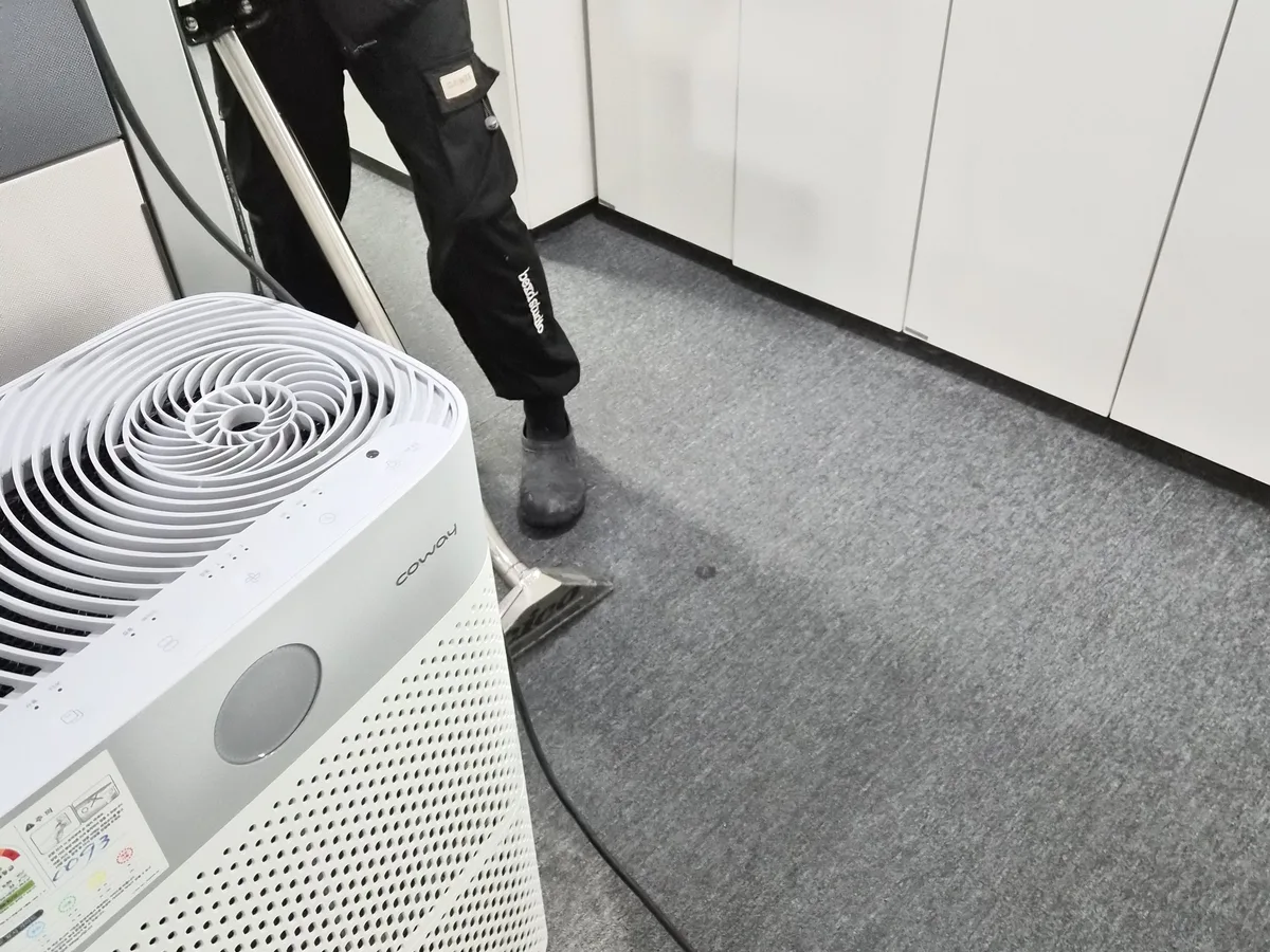 의왕시 월암동 사업장 로비·복도 카페트 바닥 위생청소 사례 - 행진크린